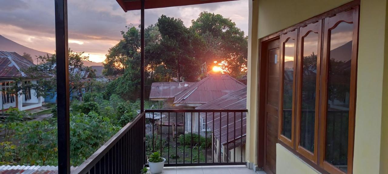 Tange Guest House Ruteng Ngoại thất bức ảnh