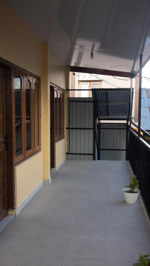 Tange Guest House Ruteng Ngoại thất bức ảnh