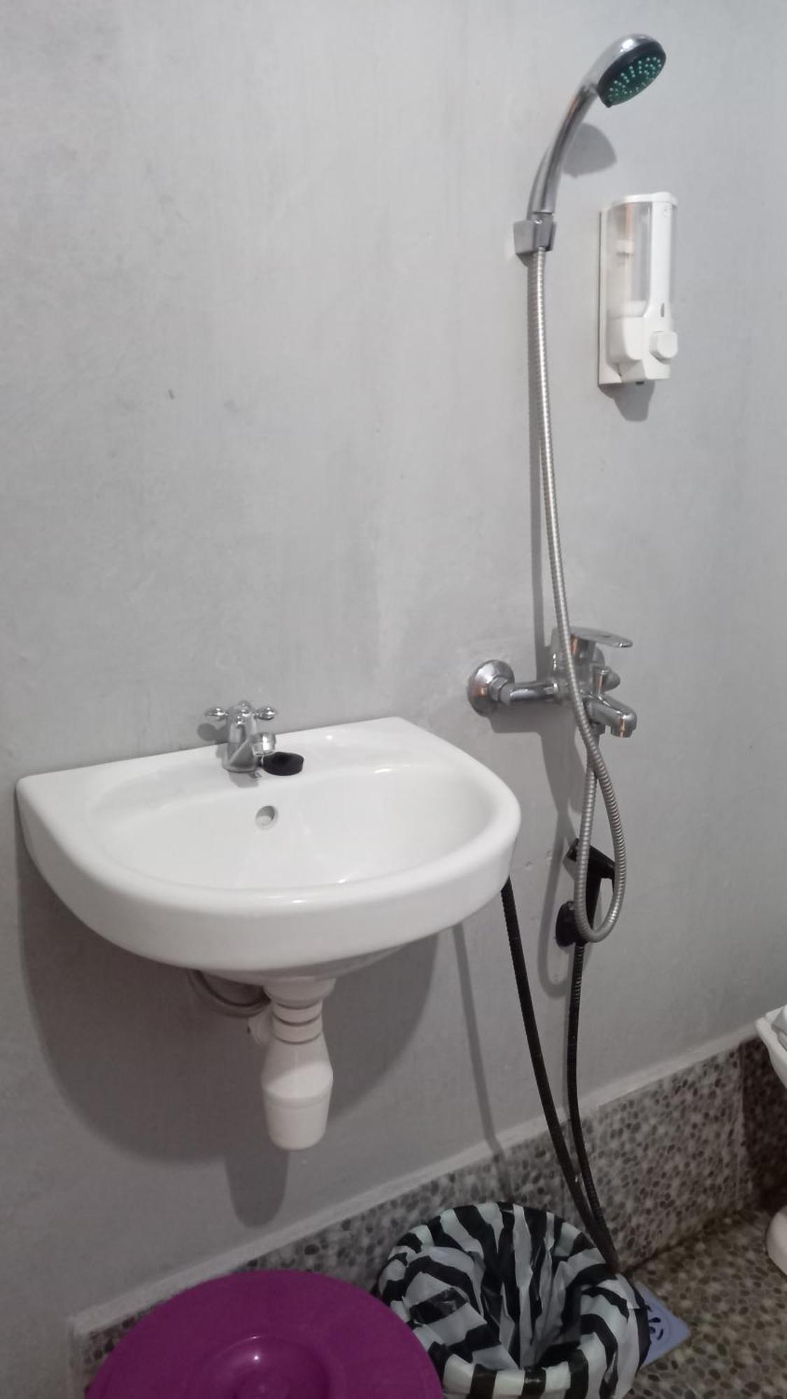 Tange Guest House Ruteng Ngoại thất bức ảnh