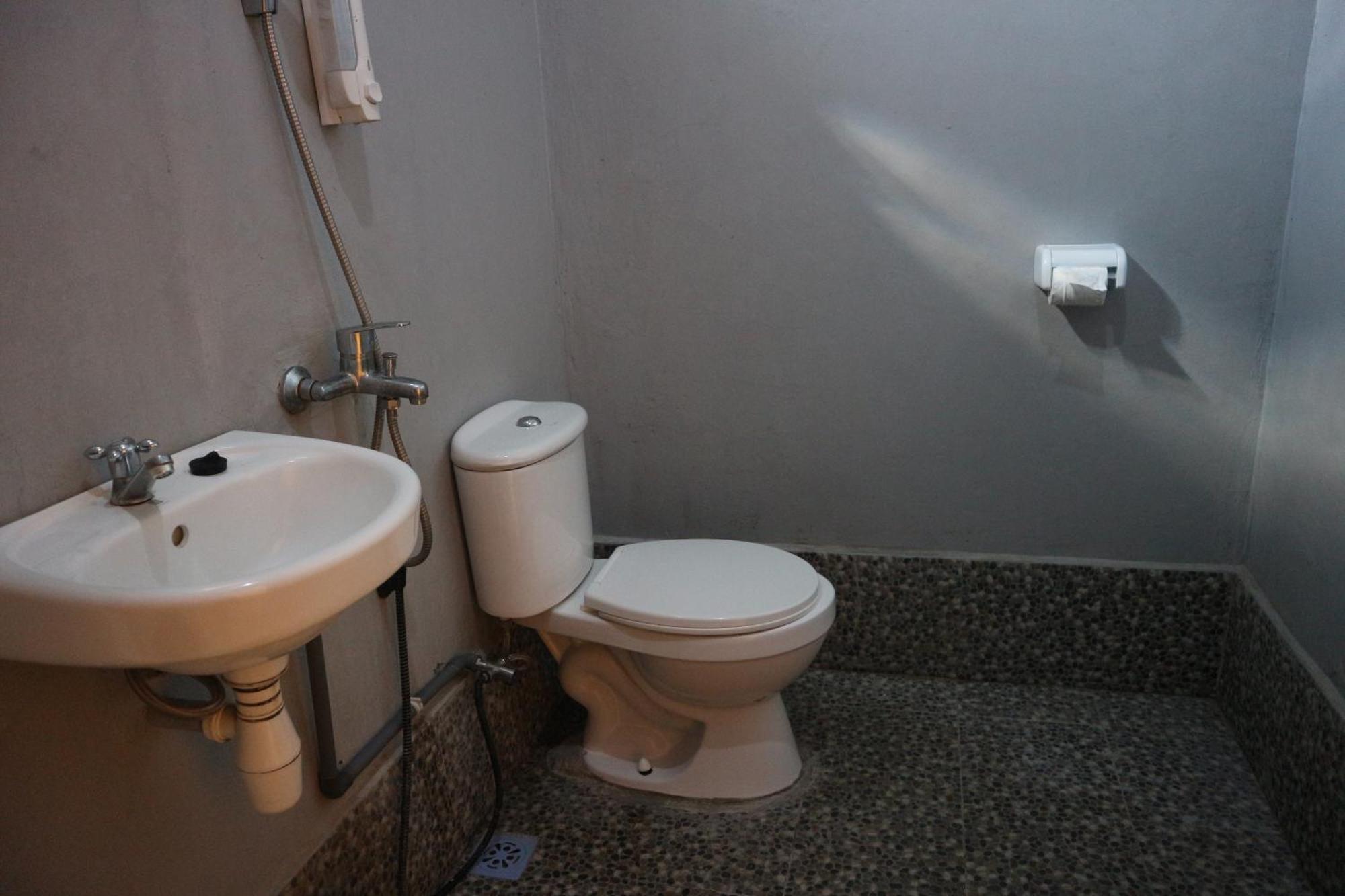 Tange Guest House Ruteng Ngoại thất bức ảnh